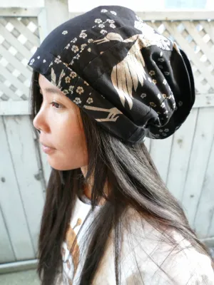 Black Sakura Crane beanie hat