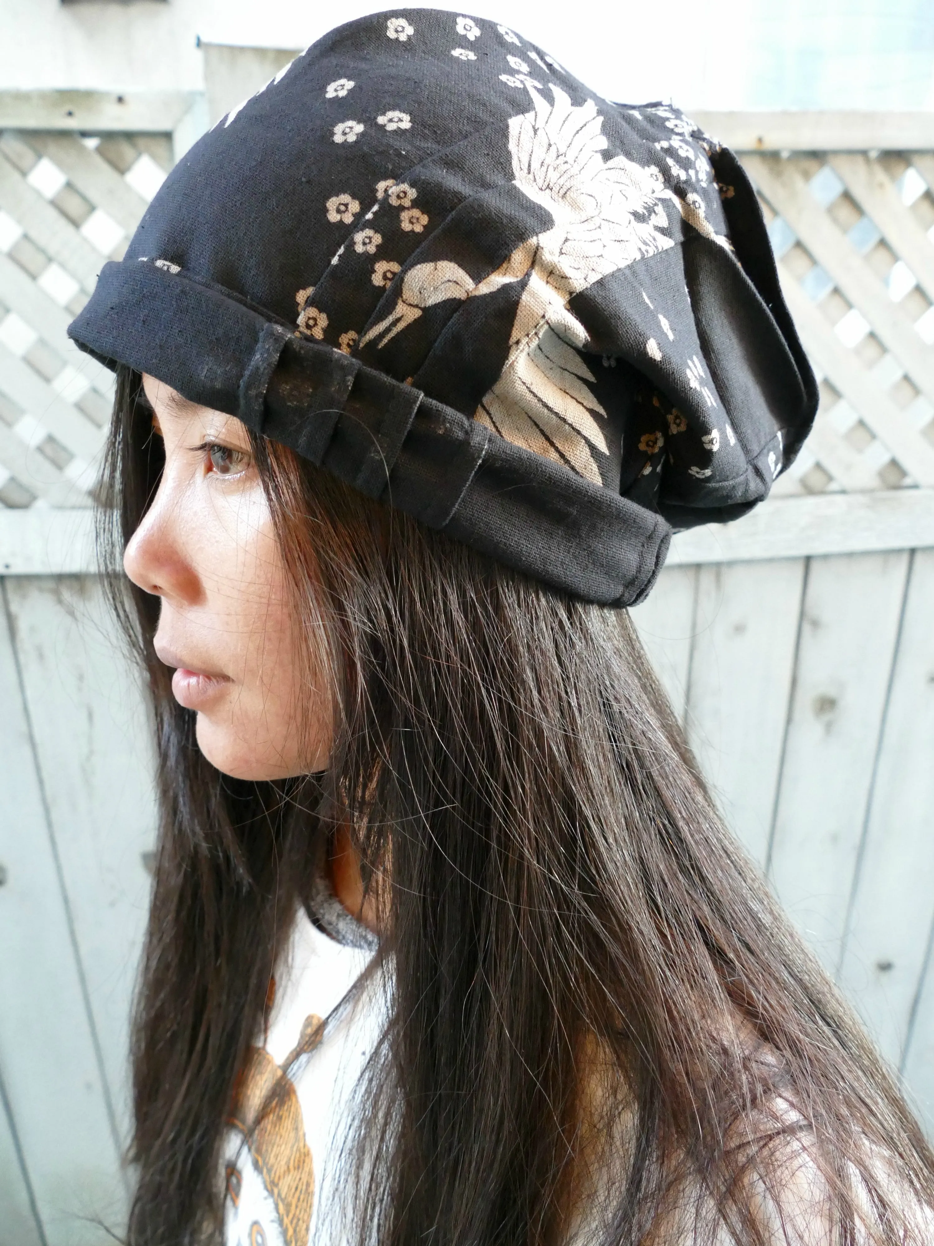 Black Sakura Crane beanie hat