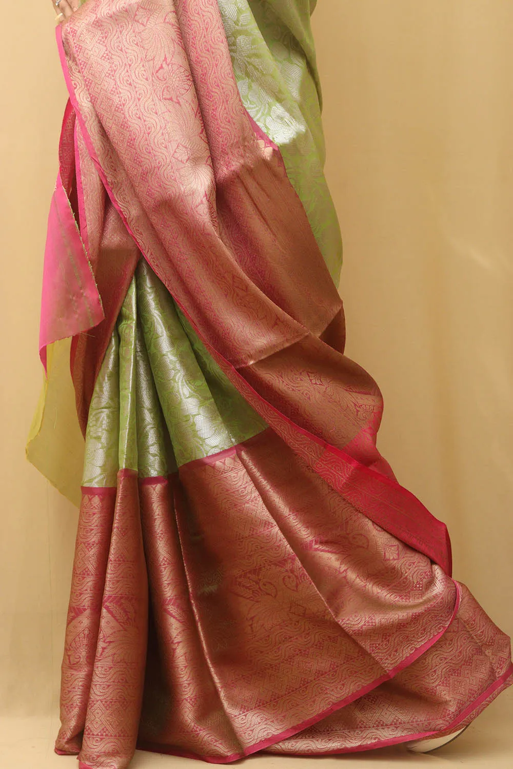 Elegant Green Kanjeevaram Silk Saree: A Timeless Classic