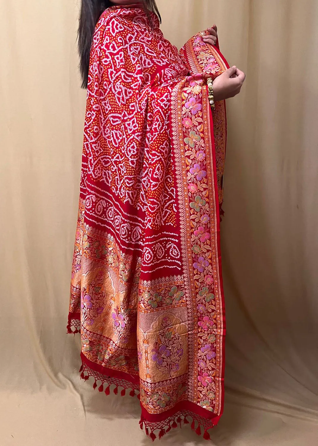 Exquisite Red Banarasi Bandhani Georgette Dupatta: Timeless Elegance