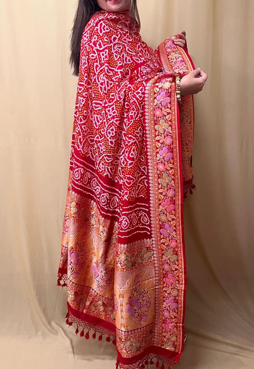 Exquisite Red Banarasi Bandhani Georgette Dupatta: Timeless Elegance